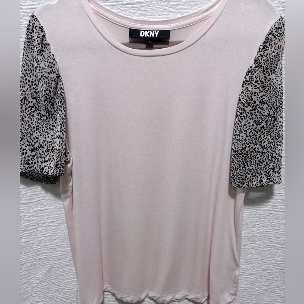 Donna Karen (DKNY) NWT short sleeve top